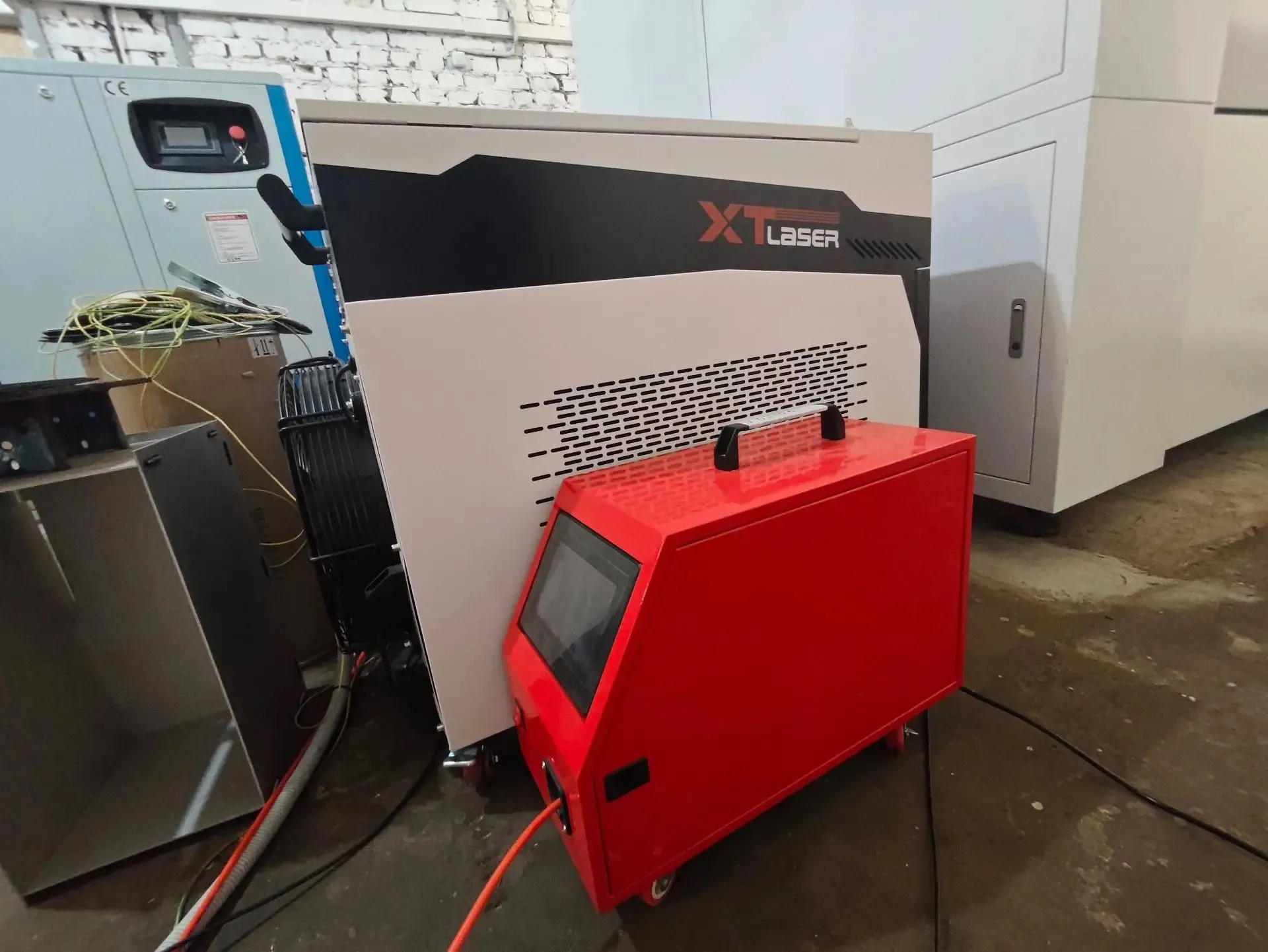 Волоконный лазерный аппарат 4 в 1 XT LASER 3000 Вт XTW-3000